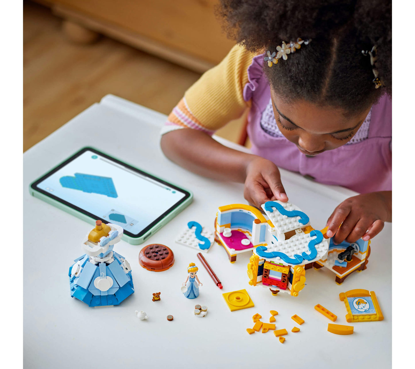 LEGO® ǀ Disney Princess Cinderella’s Dress Building Kit with Character 43266