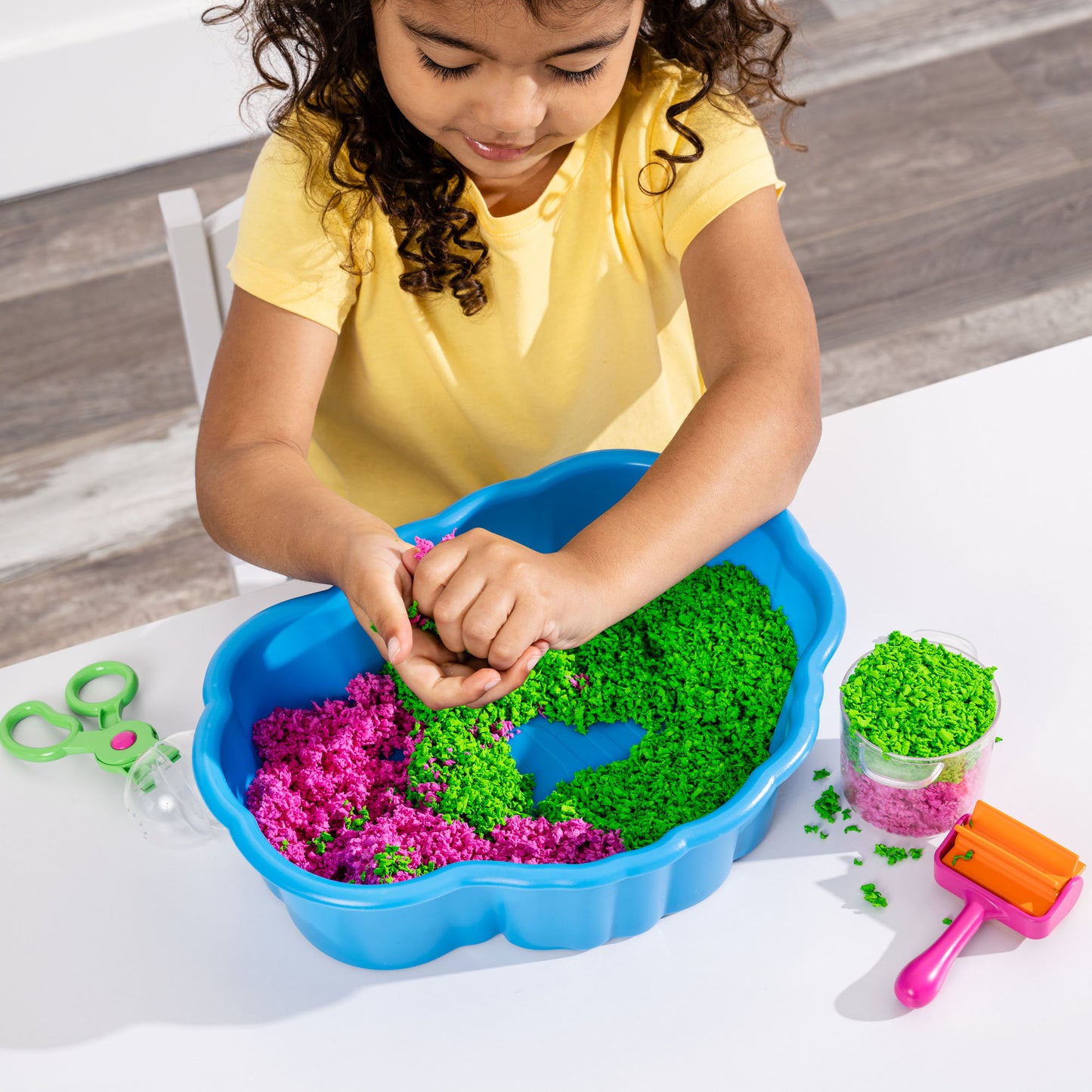 Educational Insights Playfoam® Pluffle™ Sensory Station