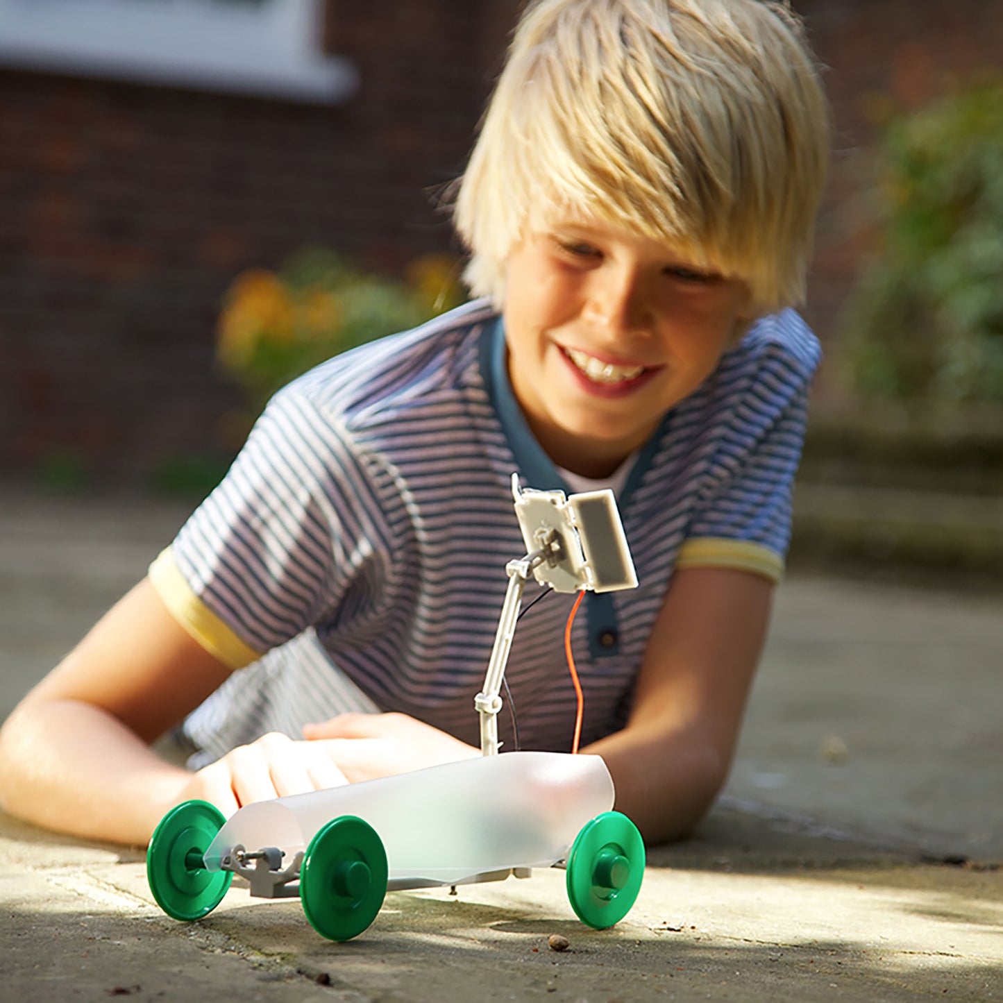 4M Green Science Solar Rover DIY kit with green wheels and solar panel