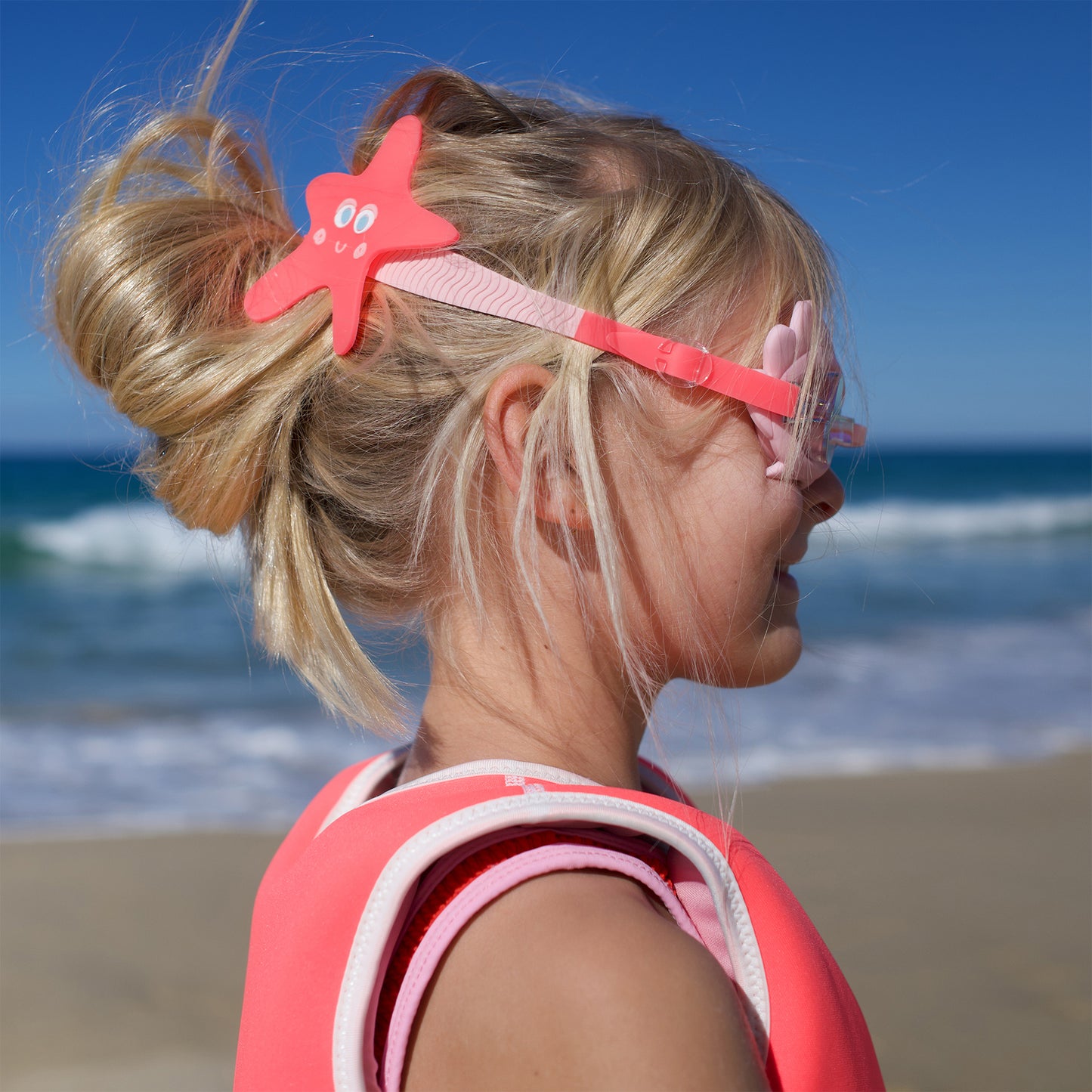 Sunnylife Mini Swim Goggles - Melody the Mermaid Neon Strawberry, 3D Starfish