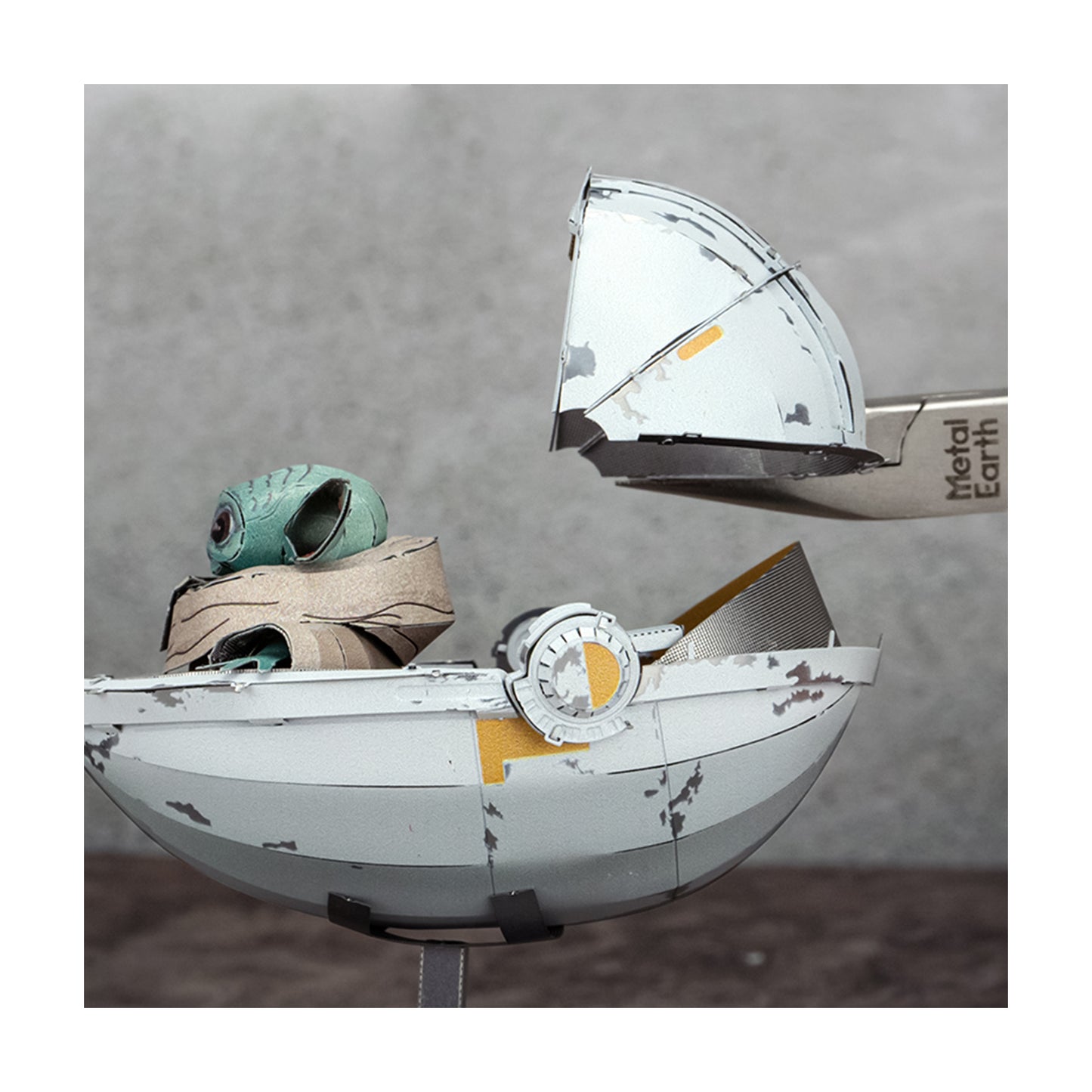 Metal Earth ICONX Star Wars 3D Model Kit - The Mandalorian The Child