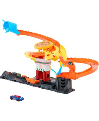Hot Wheels City Pizza Slam Cobra Attack 1:64 Scale Playset