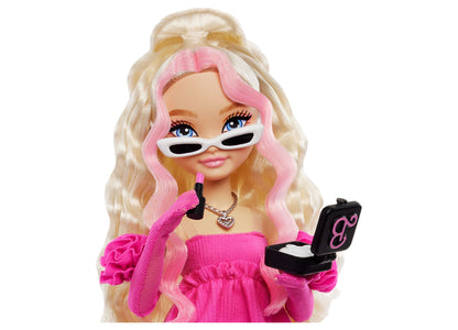 Barbie Dream Besties - Malibu Fashion Doll with Accessories