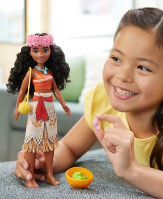 Disney Princess Moana Fashion Doll with Ocean Adventure Accessories