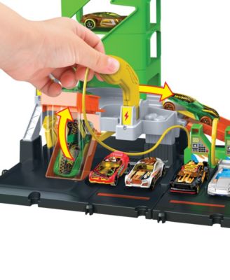 Hot Wheels City Super Recharge Fuel Station Diecast Car Playset