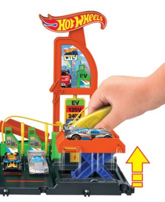 Hot Wheels City Super Recharge Fuel Station Diecast Car Playset