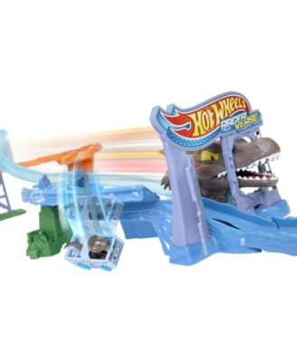 Hot Wheels RacerVerse Jurassic World Crash & Splash Track Set with Die-Cast Dinosaur Toy Car