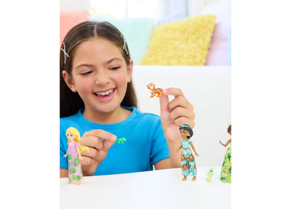 Disney Princess Mini Dolls and Beloved Friends Set - Storytelling Play