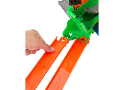 Hot Wheels 1:64 Monster Trucks Sharks vs Dinos Dragon Destruction Playset