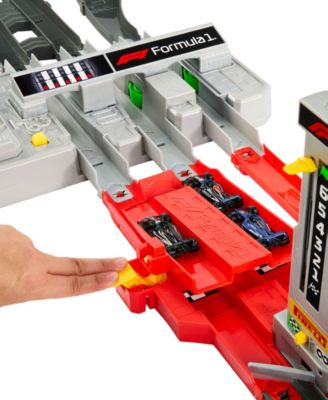 Hot Wheels 1:64 Scale Formula 1 Grand Prix Circuit Track Set