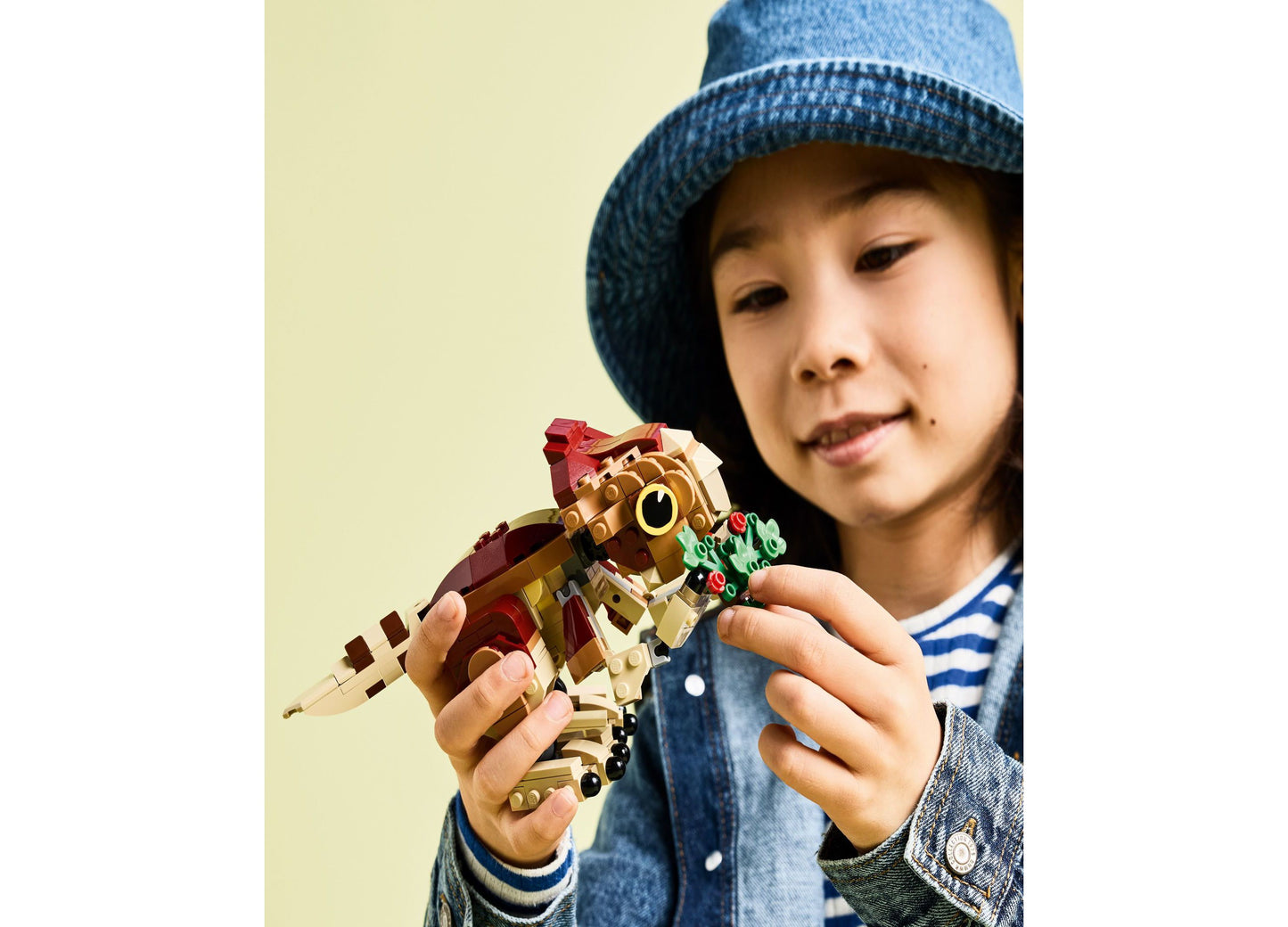 LEGO Jurassic World Baby Dinosaur Dolores 76970 - Poseable Aquilops Model, 339 Pieces