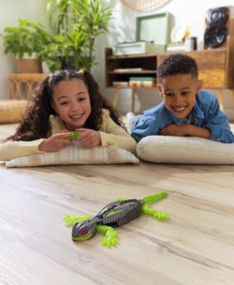 HEX BOTS Radio Control Wall Crawler Gecko - Glow-in-the-Dark