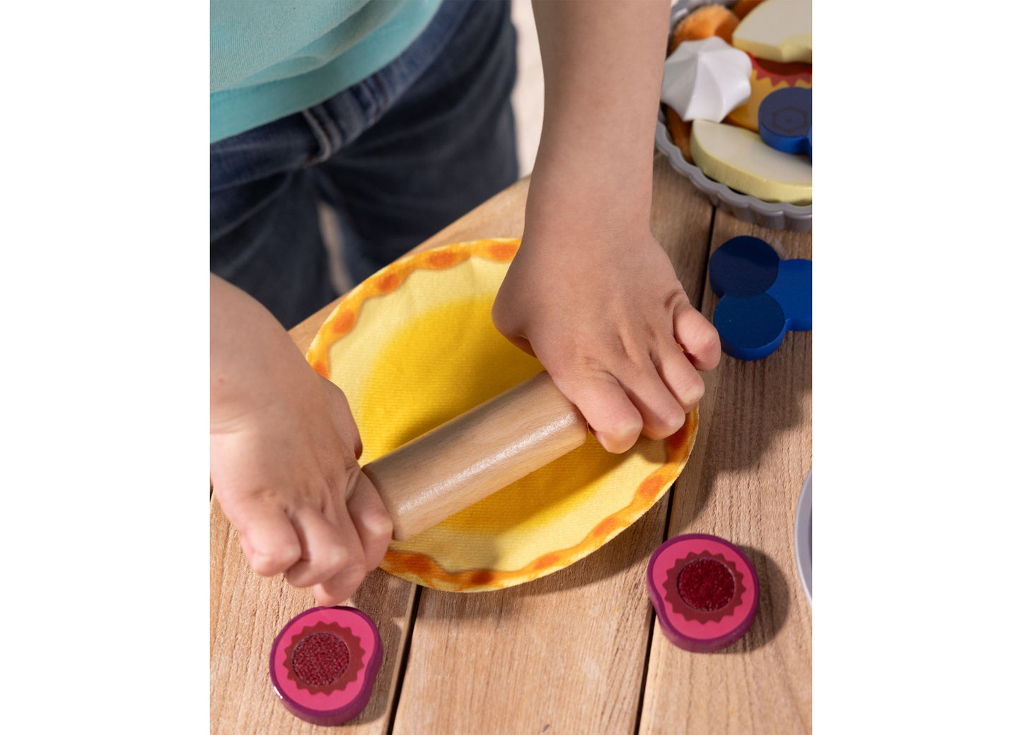 Melissa & Doug Doughlicious Cook, Bake & Serve Pretend Play Set