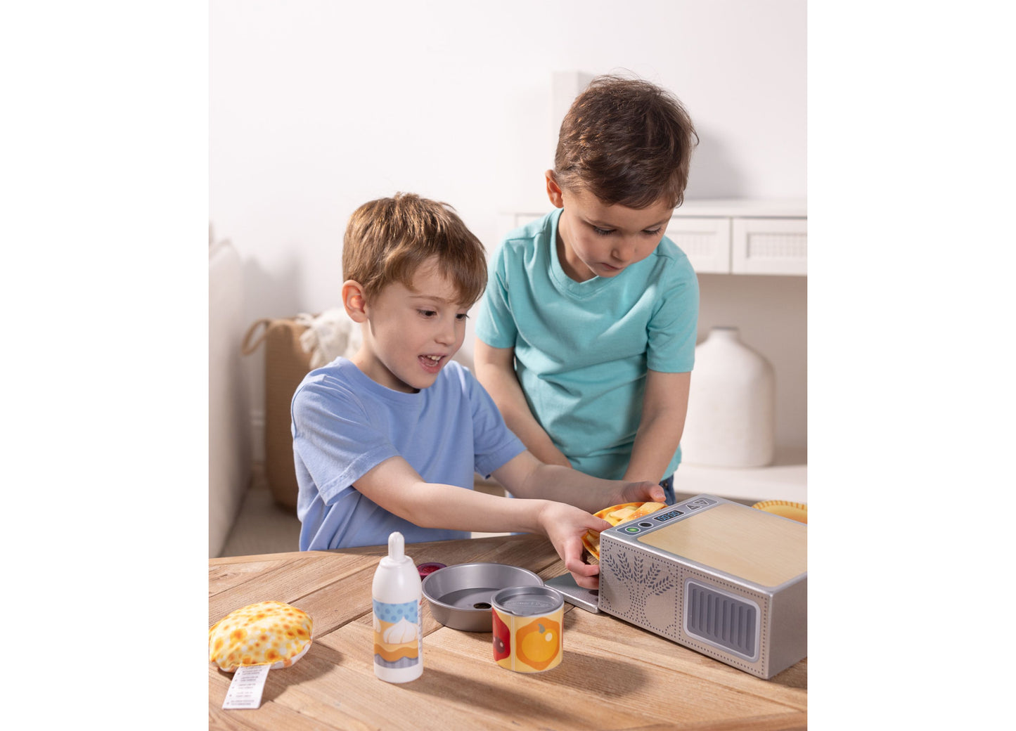 Melissa & Doug Doughlicious Cook, Bake & Serve Pretend Play Set
