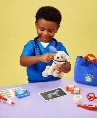 Geoffrey's Toy Box Star Pets Vet Care Playset with Plush Pet and Accessories