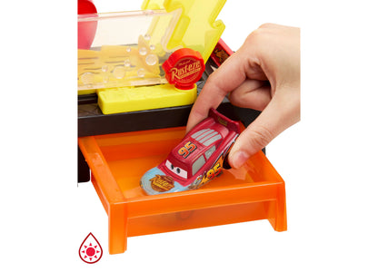 Disney Pixar Cars Color Changers Lightning McQueen Car Wash Playset