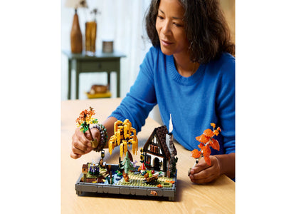 LEGO Icons Autumn Cottage Garden Building Set 11372 - 1102 Pieces