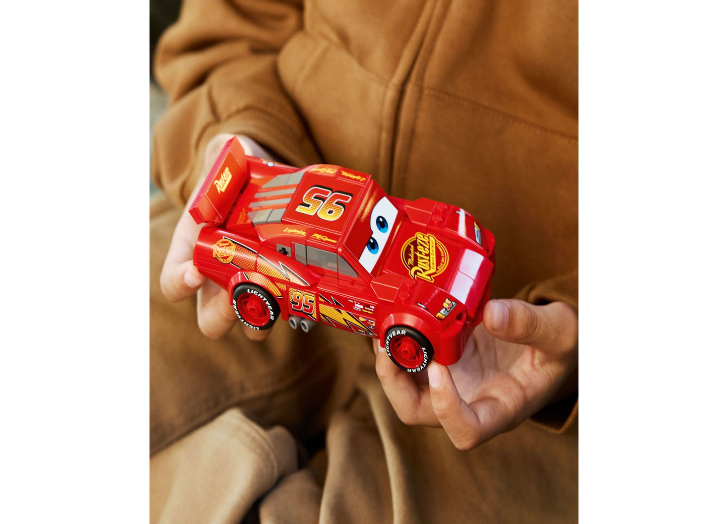 LEGO Speed Champions Lightning McQueen 270-Piece Disney Pixar Car Model Kit