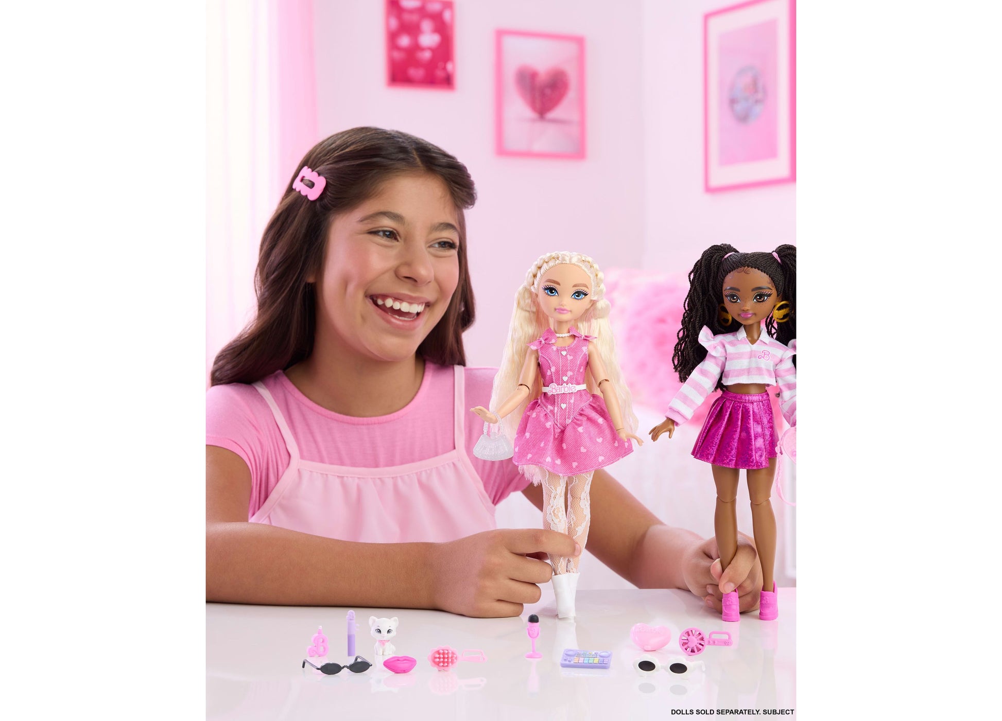 Barbie Dream Besties Malibu Doll with blonde hair, pink outfit, and fashion accessories