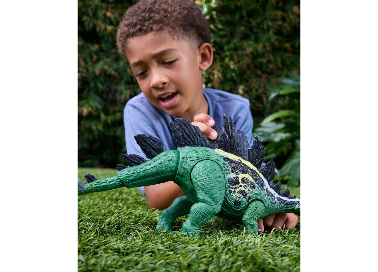 Jurassic World Gigantic Thrasher green Stegosaurus dinosaur toy with black spikes