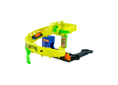 Hot Wheels Snake Spiral Attack Playset - Exciting Racing Action