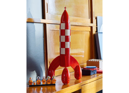 LEGO Ideas Tintin Moon Rocket 21367 red and white checkered rocket with astronaut minifigures