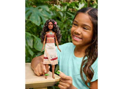 Disney Princess Moana Fashion Doll, Live-Action Movie Inspired, Removable Outfit with 5 Accessories