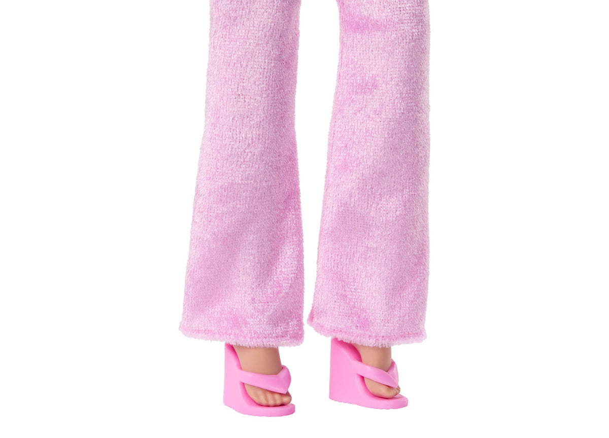 Barbie Dream Besties Weekend Getaway Malibu doll wearing pink outfit and pink wedge sandals