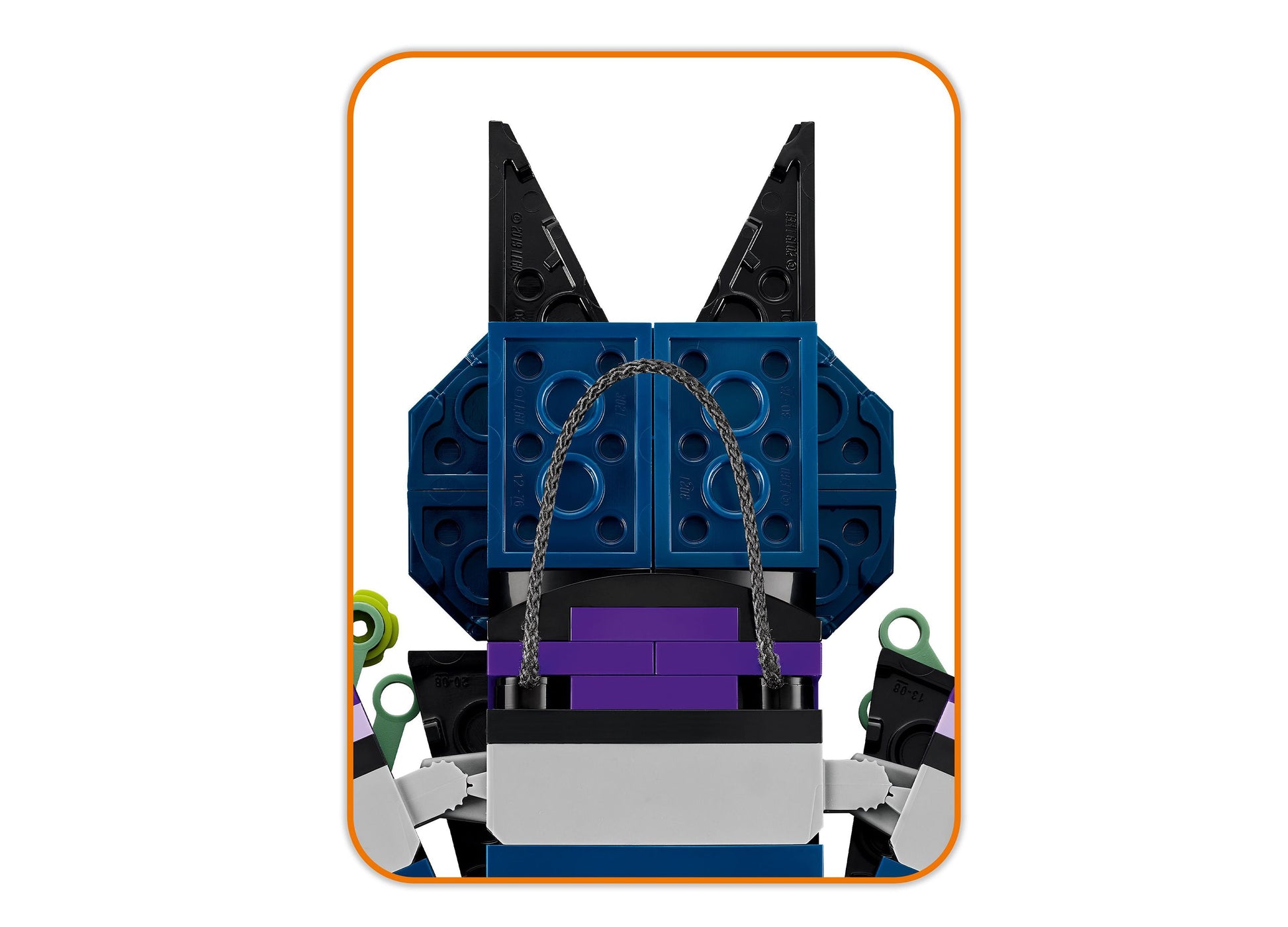 LEGO Halloween Wreath 40825 building set with blue, purple, and black pieces featuring decorative chain details