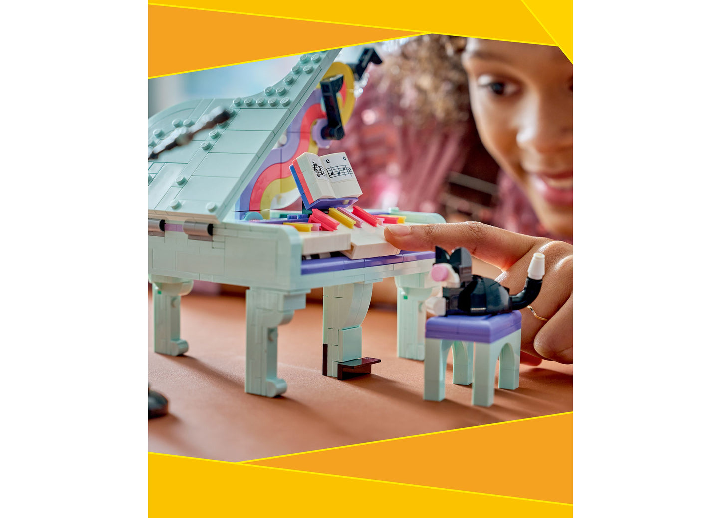 LEGO Creator Music Decor Piano with Cat 31392 building set featuring light blue piano and black cat figure