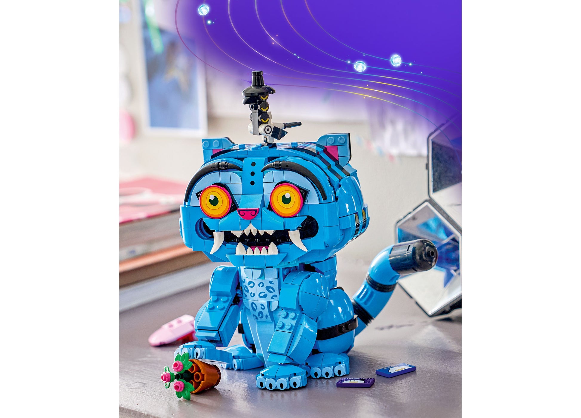 LEGO KPop Demon Hunters Derpy Tiger blue buildable figure with yellow eyes and top hat