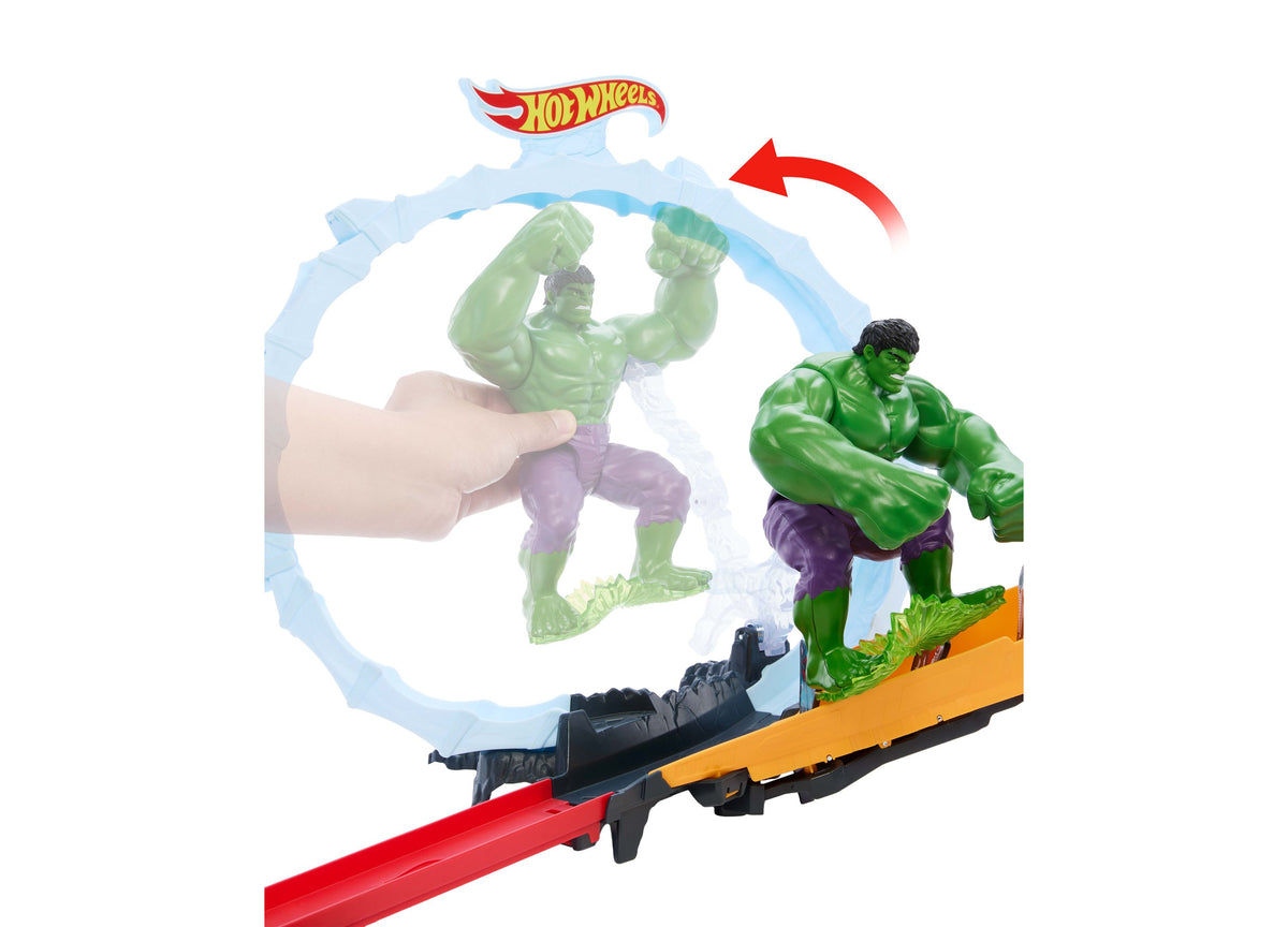 Hot Wheels Spider-Man & Hulk Slam-Launch Track Set with green Hulk figure, red track loop, and die-cast vehicle