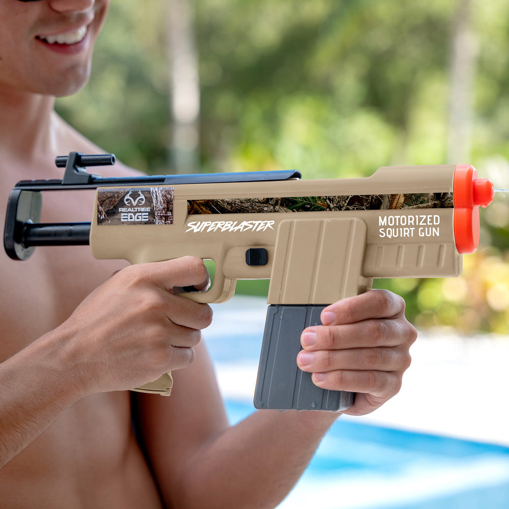 Realtree Super Blaster Electronic Motorized Squirt Gun