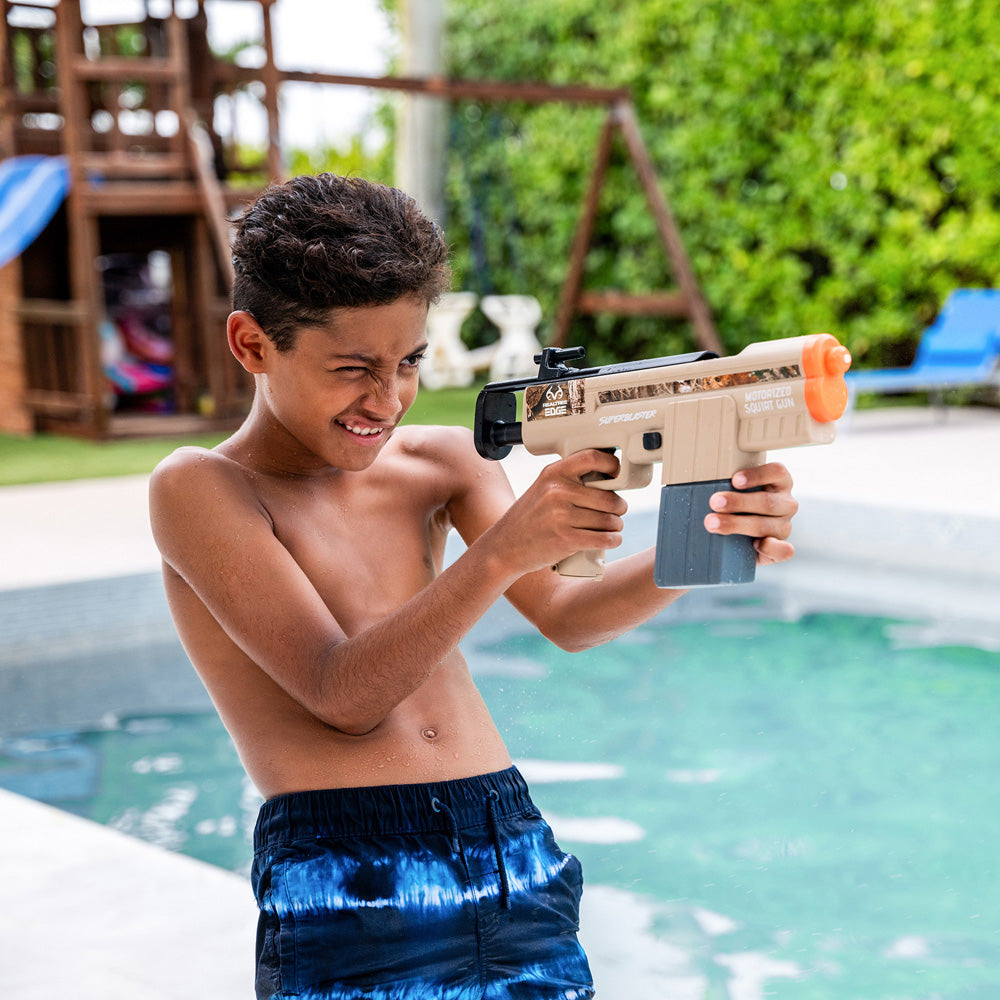 Realtree Super Blaster Electronic Motorized Squirt Gun