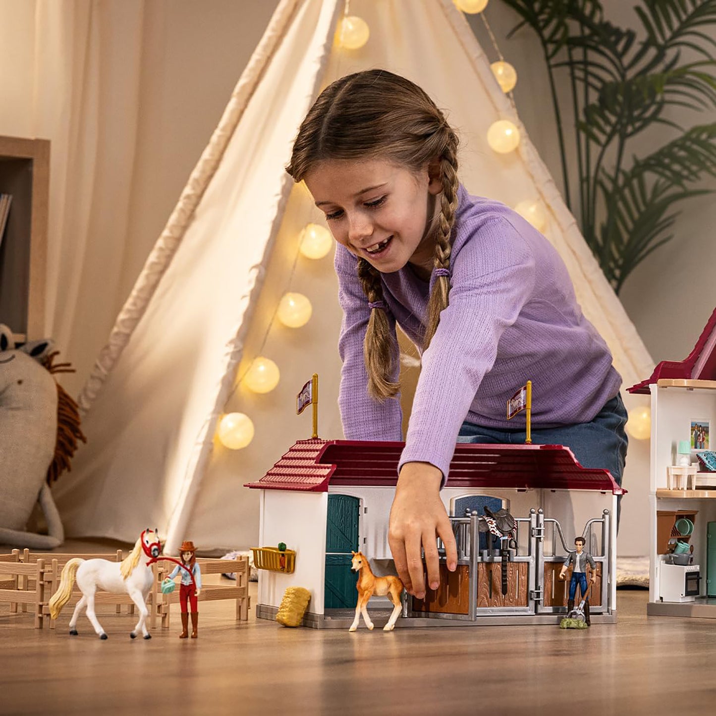 Schleich Horse Club Lakeside Country House & Stable - 192pc Doll House Adventure Playset