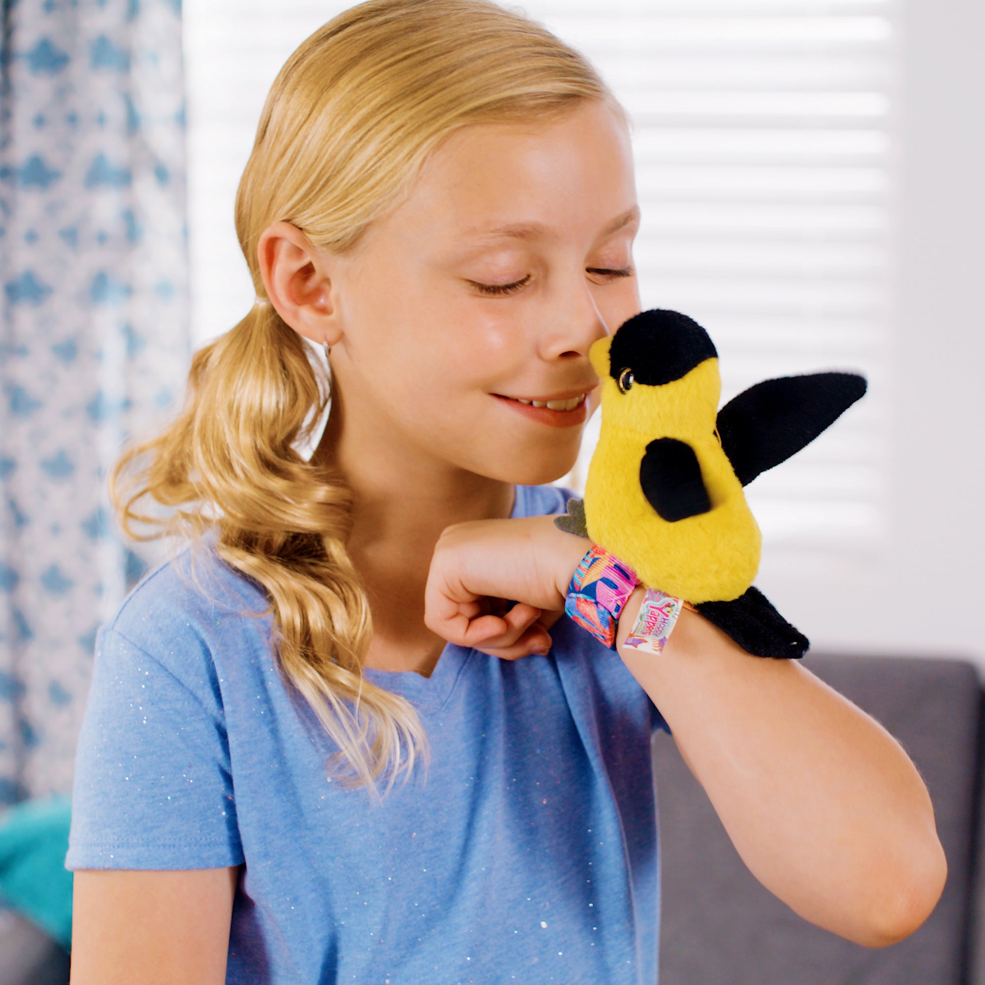 Happy Yappers Interactive Birds - Oriole & Red Parrot Plush Toy 2