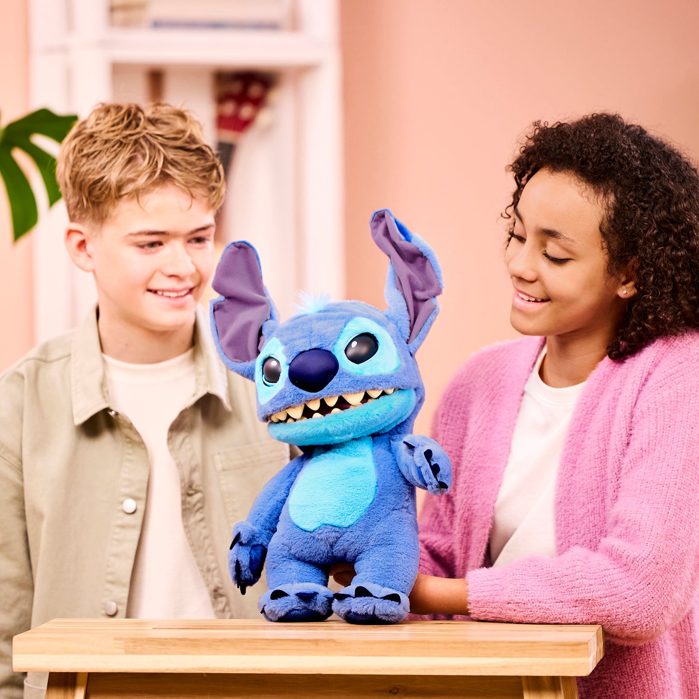 Disney: RealFX Stitch Puppet – Toys