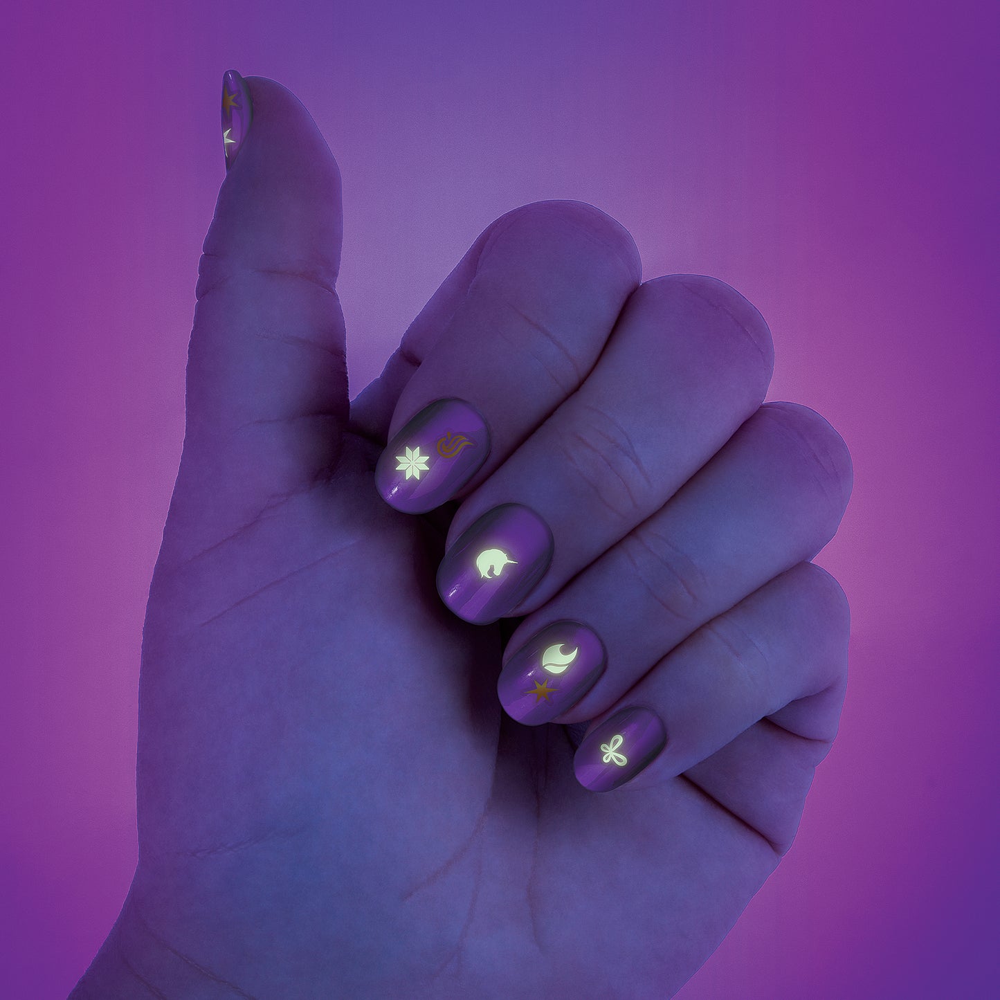 Make It Real Unicorn Academy Star Stables Fountain Nail Spa Kit – Bubble Soak, Polish & Glow Decals