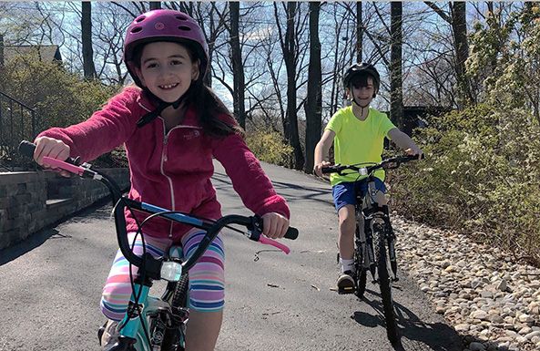 guide to kids bike safety and bike riding hand signals
