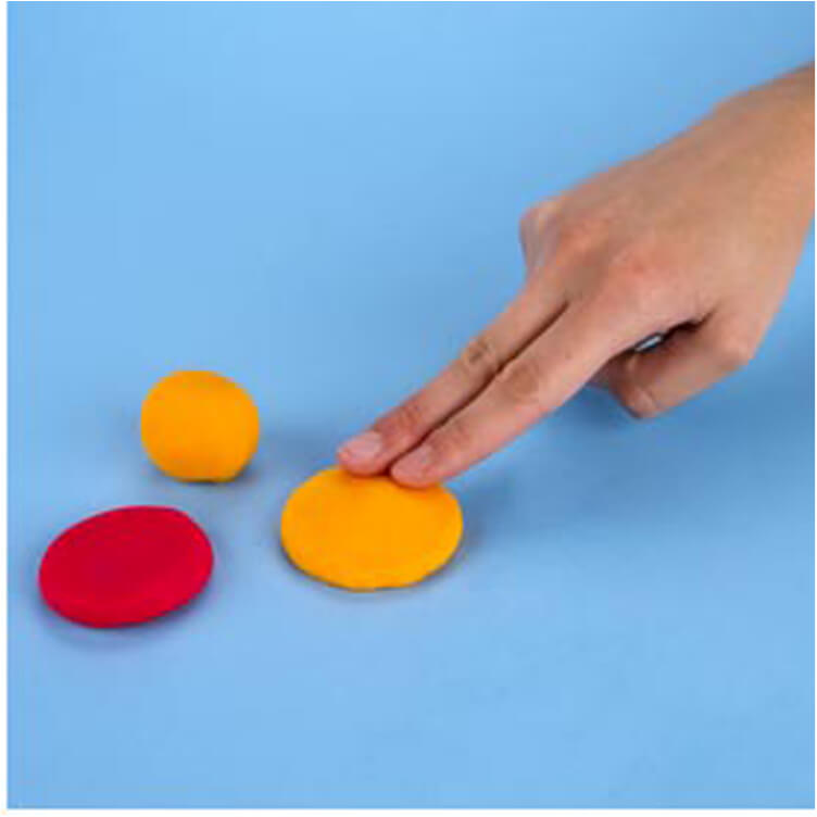 how to make a pretend hamburger with PlayDoh dough compound step one